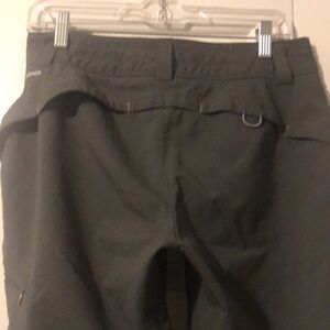 Columbia hiking pants ladies size 6 regular army / olive green
